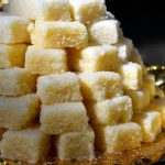 تفسير حلم الميت يأكل سكر في المنام