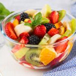 تفسير حلم رؤية الميت يأكل رمان في المنام