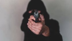 تفسير حلم قتلت شخص لا اعرفه بالرصاص في المنام