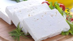 تفسير حلم اكل الجبنة البيضاء في المنام
