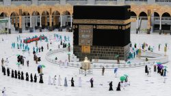 تفسير حلم الجلوس داخل الكعبة في المنام