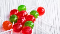 تفسير حلم شرب القهوة وأكل الحلويات في المنام