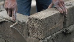تفسير حلم صب الاسمنت على شخص في المنام