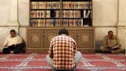 تفسير حلم حمل المصحف في اليد في المنام