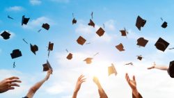تفسير حلم تخرج زوجي من الجامعة في المنام