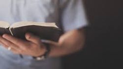 تفسير حلم مسك كتاب  في المنام