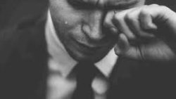 تفسير حلم بكاء الأب في حضن ابنته  في المنام