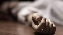 تفسير حلم شخص ميت يسأل عن شخص حي في المنام